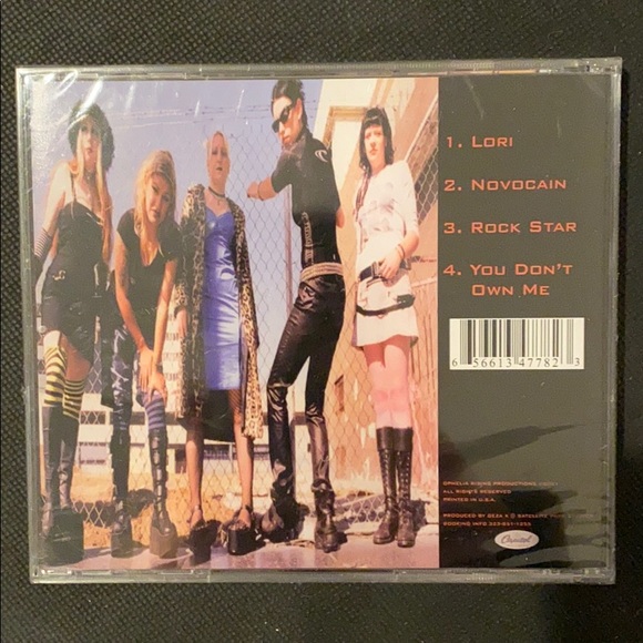 Ophelia Rising patch, buttons, CD collectors set - Picture 5 of 6